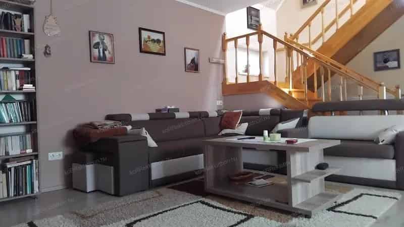 Jászberényi családi ház eladó - 178 m2 - 936 m2 telek - garázs