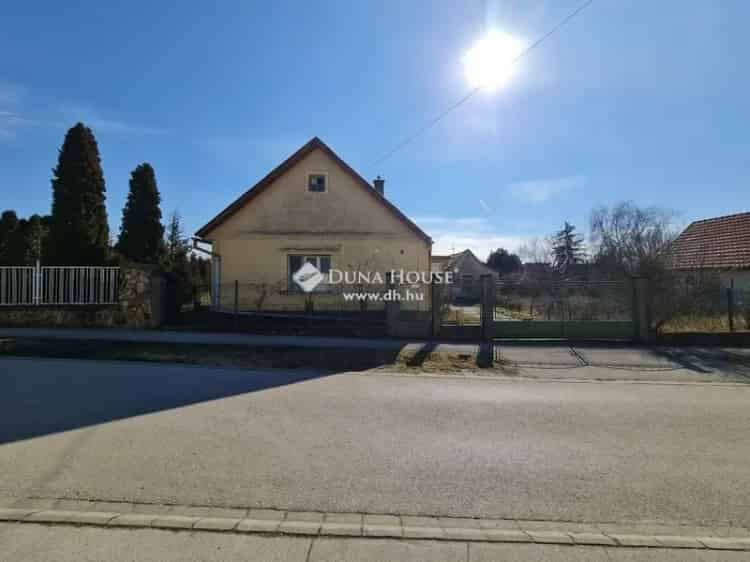 Ház Kiadó in Martonvásári járás, Dunántúl
