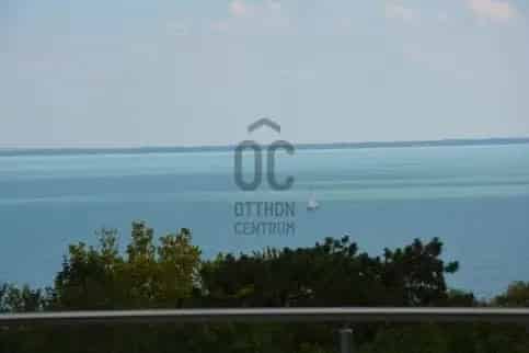 Siófoki Aranyparton Panorámás Lakás Eladó