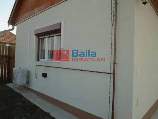 Tiszakécske családi ház eladó - 74m² felújított