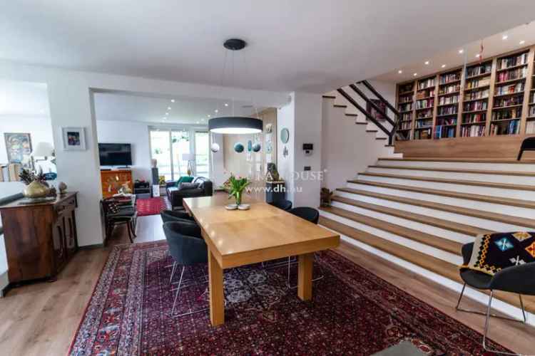 Mecsekoldali 300m2-es családi ház eladó