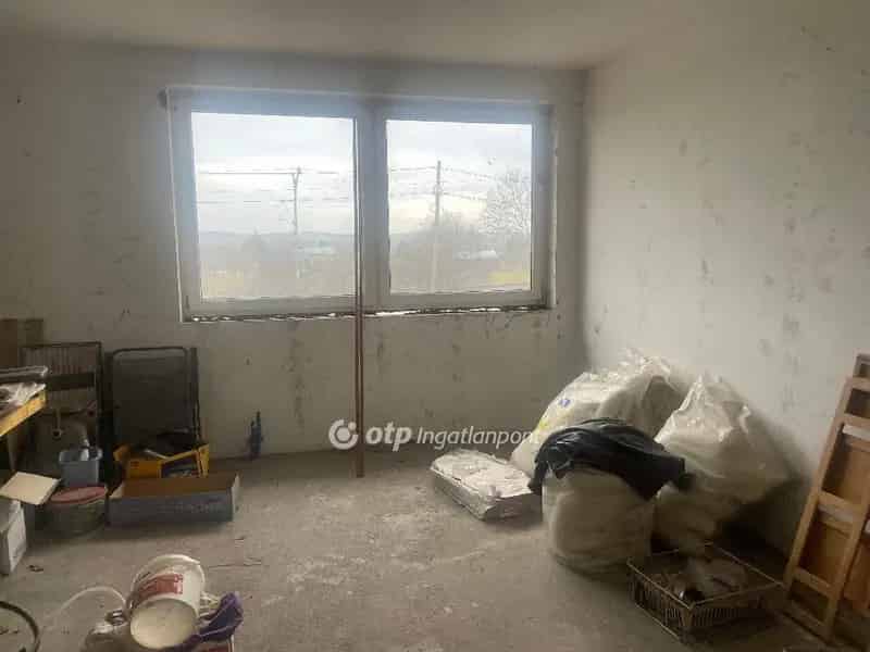 Pécs Ürögi városrész 1055 m2-es kétszintes ingatlan eladó