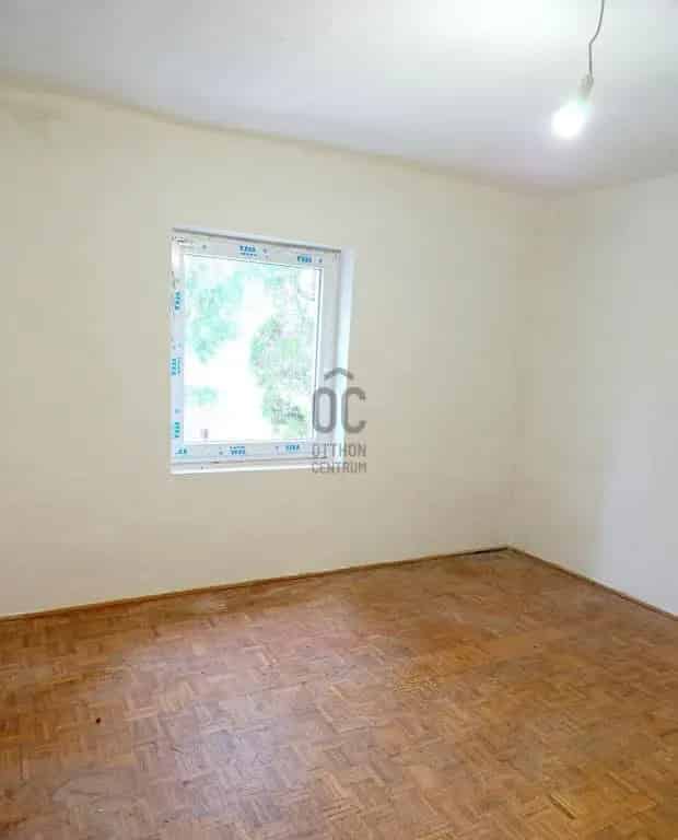 90m2-es családi ház Zalalövőn - 2 bejárat, 3 szoba, 2 fürdő