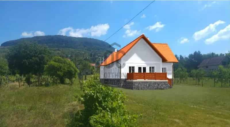 Badacsonytördemici Panorámás Telek Eladó
