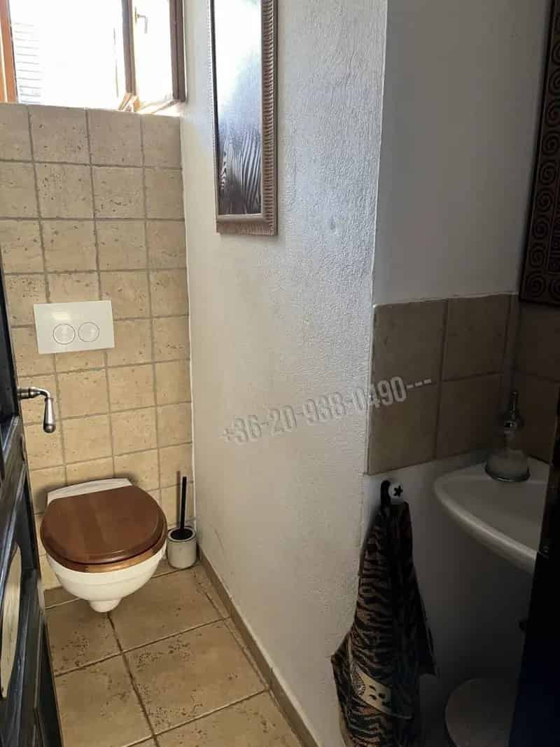 Szentendrei felújított parasztház eladó 115m2 60m2 padlással