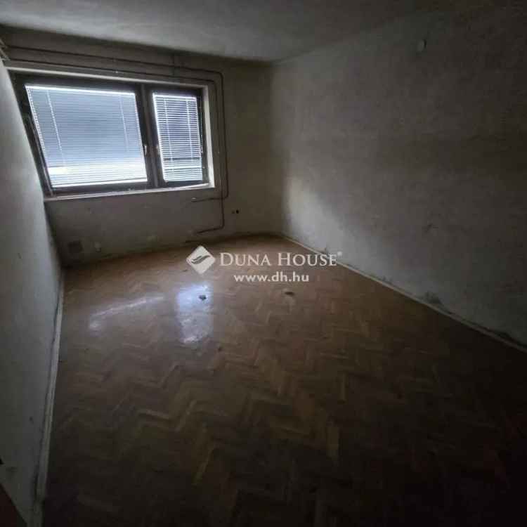 Kiskunmajsa családi ház eladó garázzsal 500 nm-es telken