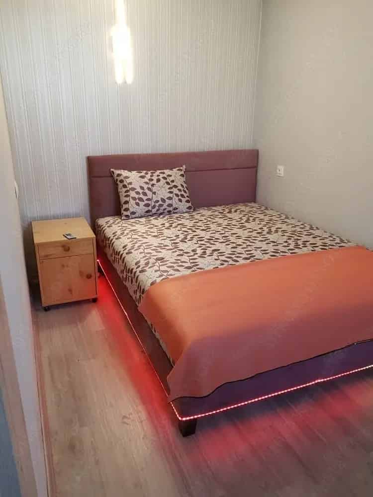 Budapesten szoba kiadó hölgynek felujitva berendezve