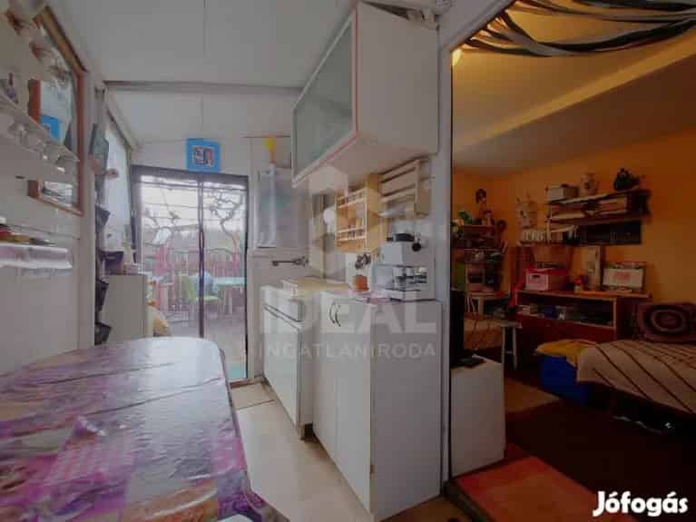 Győr Tatai út 809 nm-es építési telek hétvégi házzal eladó