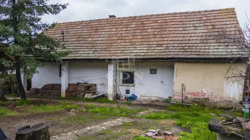 1619 nm-es építési telek Tura csendes részén teljes közművel