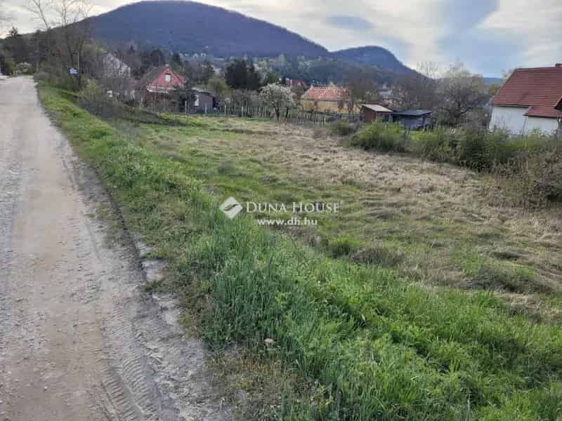 1297 nm-es építési telek eladó Esztergom Szamárhegyen
