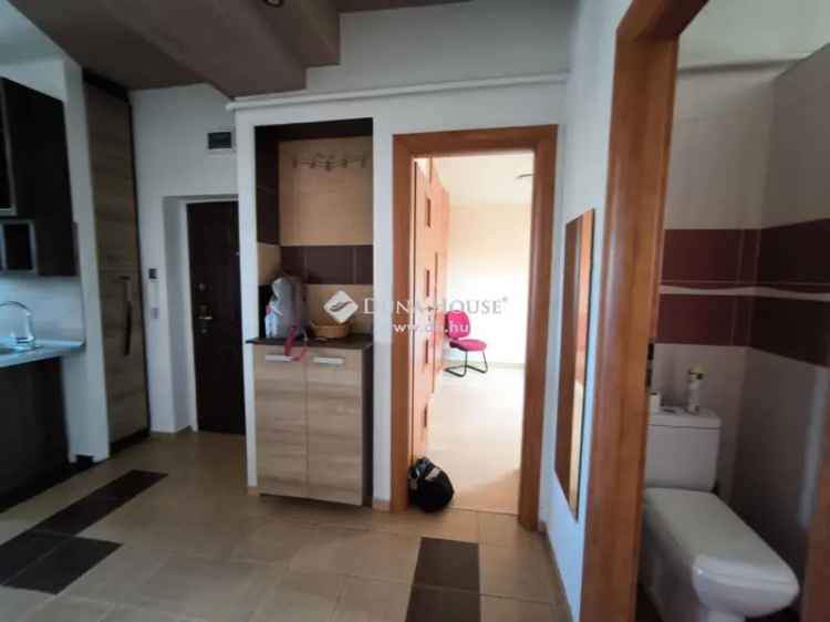 Debrecen belváros 81 nm-es lakás eladó