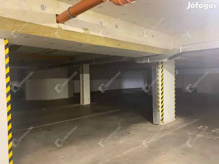 Győr Belváros Teremgarázs Eladó 18m2 Elektromos Kapu
