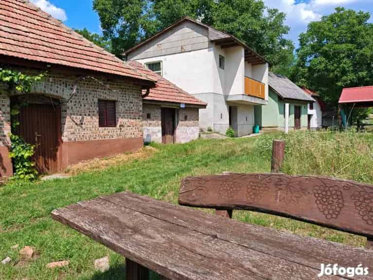 Piliscsévi pincefaluban kis hétvégi ház, pincével eladó - Piliscsév, Nyaralók, üdülők - Jófogás Ingatlan