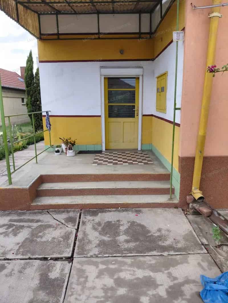 Családi ház Törökszentmiklóson - 2 szoba, nagy kert