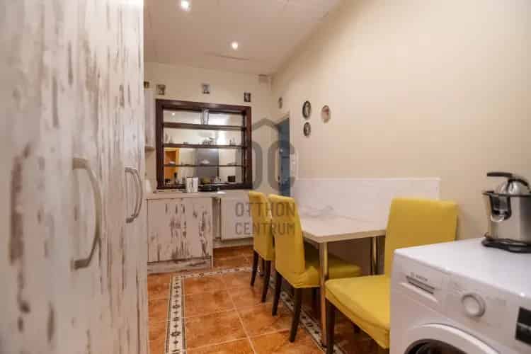 Budapest I kerület eladó lakás 72 nm 3 szoba felújított