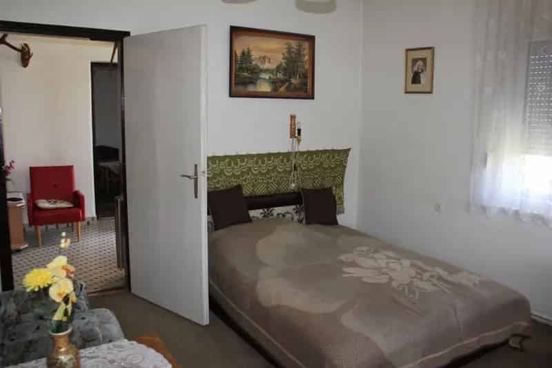 Cirák 105m2-es családi ház eladó 2419m2 telekkel