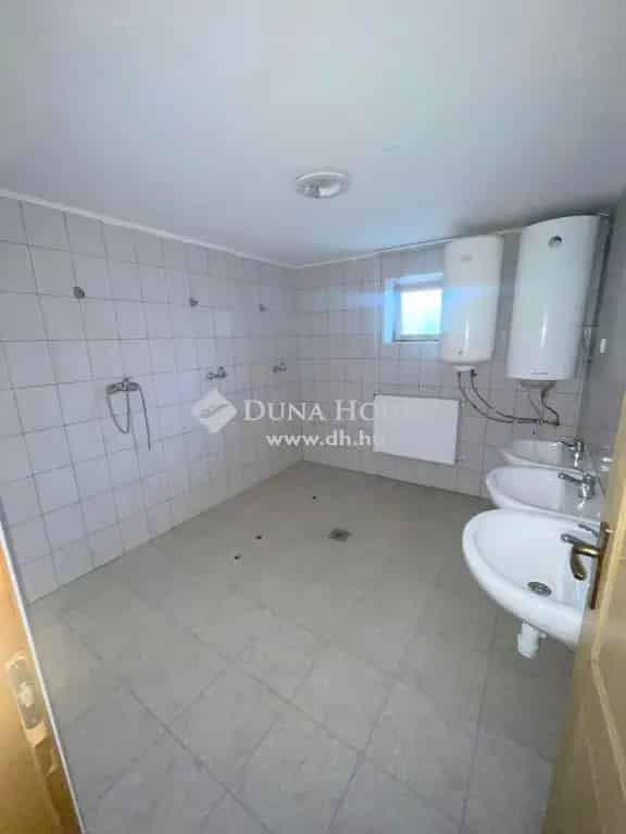Pogany Ipari Telek Elado Epulettel