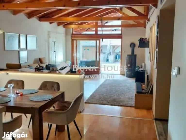 Eladó ház Balatonboglár központjában 2 apartmannal