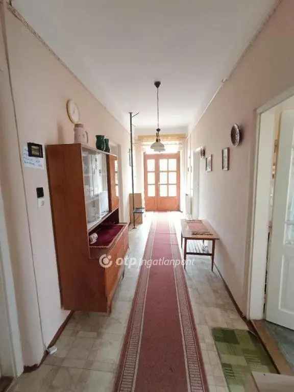 90 m2-es családi ház Nyírkarászon 14470 m2 telekkel
