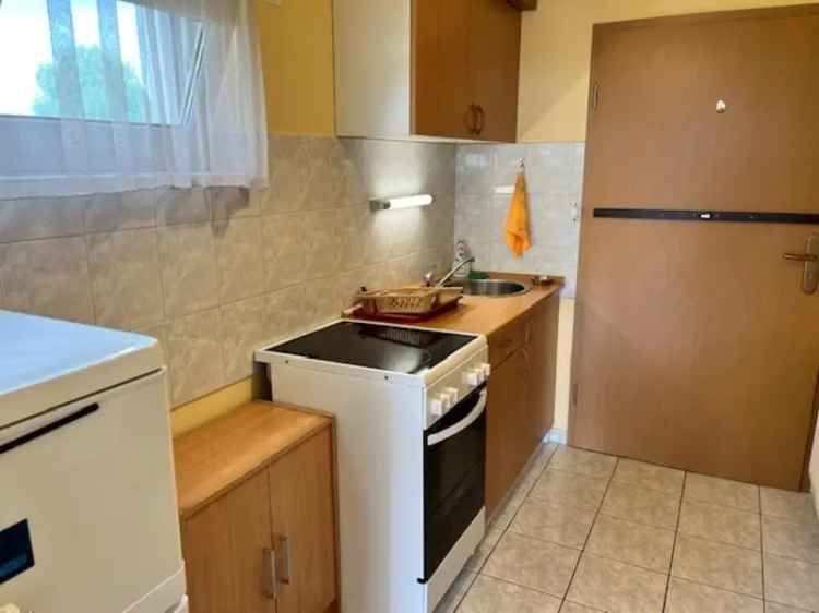 Pécs Kertváros 29m2-es Garzonlakás eladó