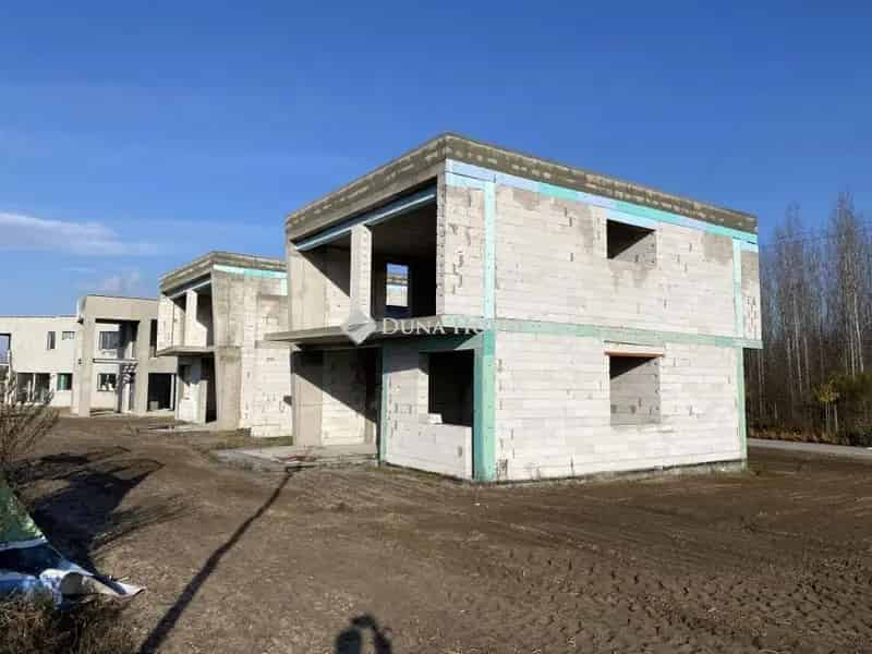 Dunaharaszti Ikerhaz Elado To Melet Luxus Lakoparkban