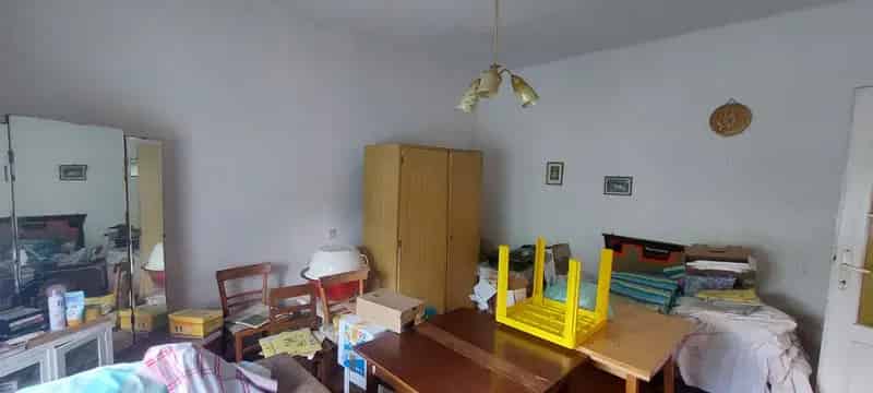Esztergom Kertvaros felujitando 2 szobas csaldi haz elado
