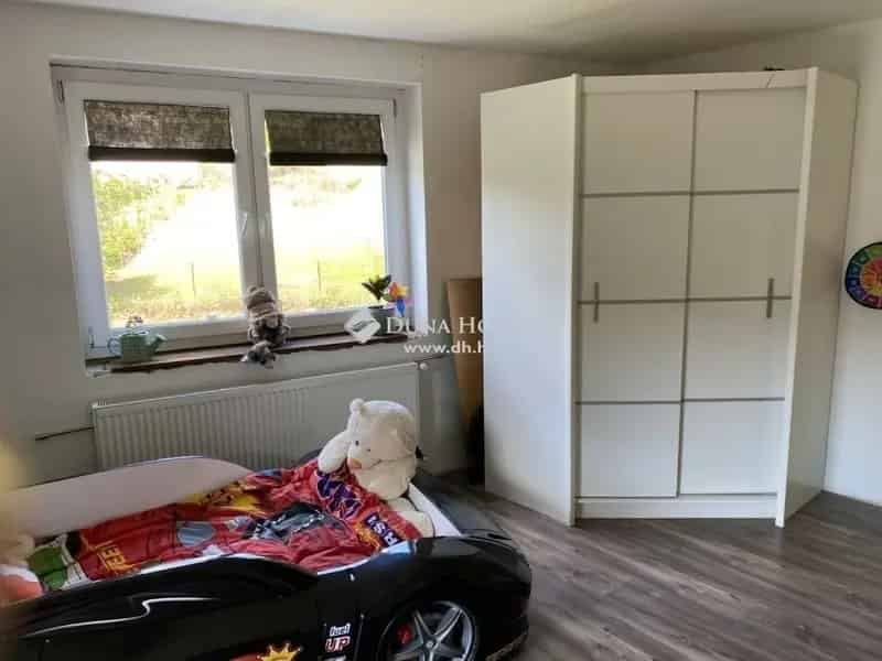 86 m2-es felujitott csaldi haz 615 m2-es telken garazzal