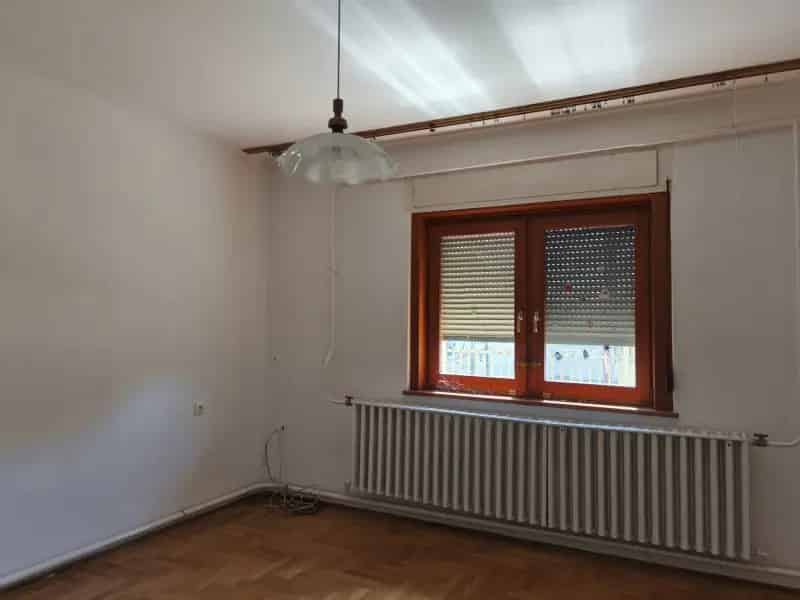 Családi ház Szigetszentmiklóson 2 apartmannal garázzsal és műhellyel