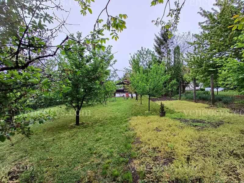 Etyeki zártkert eladó 875nm gyümölcsfákkal