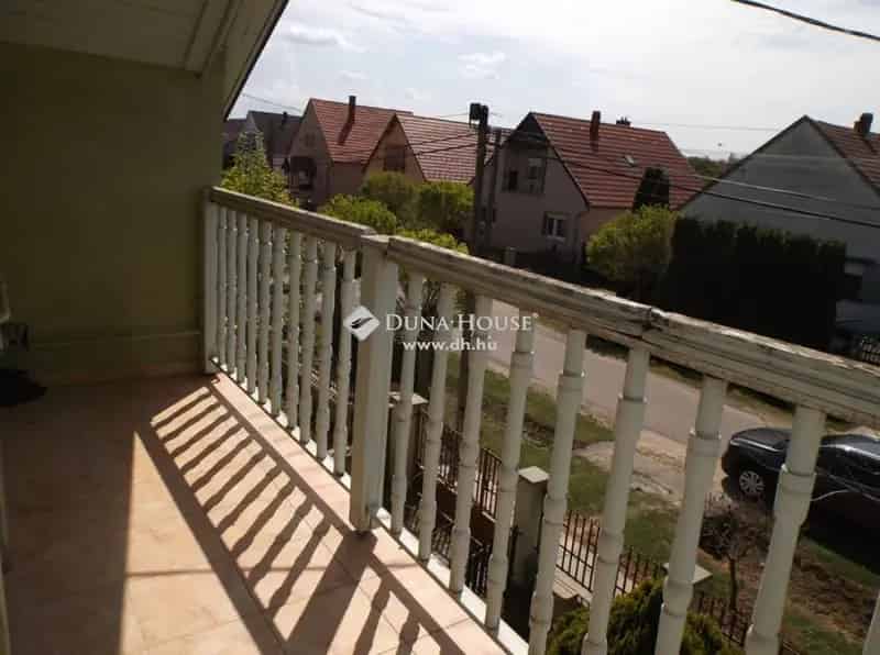 Pápa Borsosgyőr 110 nm-es 2 szintes családi ház eladó