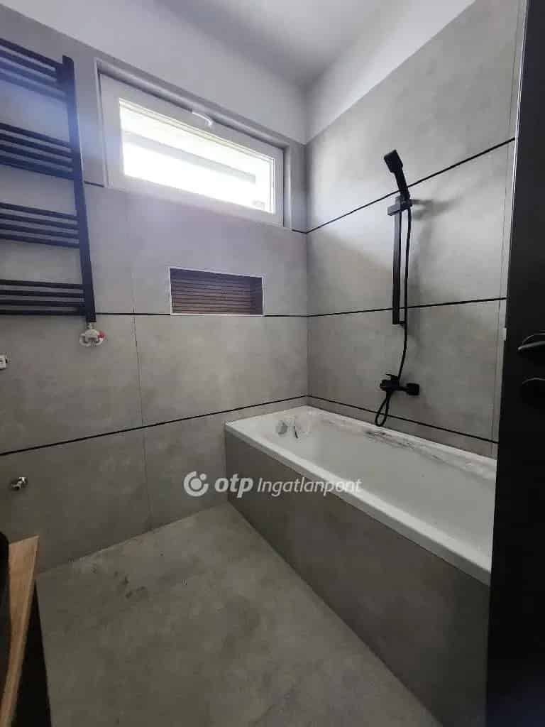 Ház Kiadó , Budapest, Közép-Magyarország