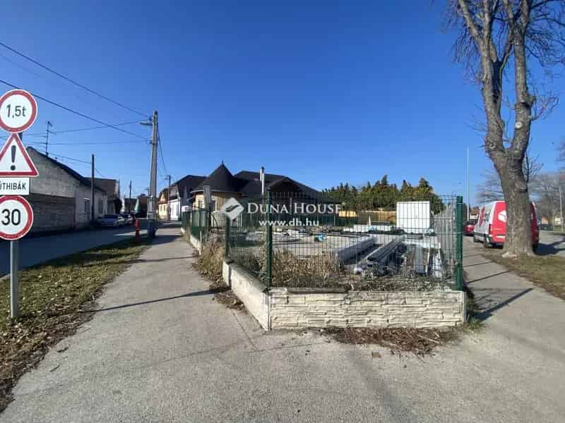 Győr Bercsényi liget 352 nm-es telek eladó építési tervvel