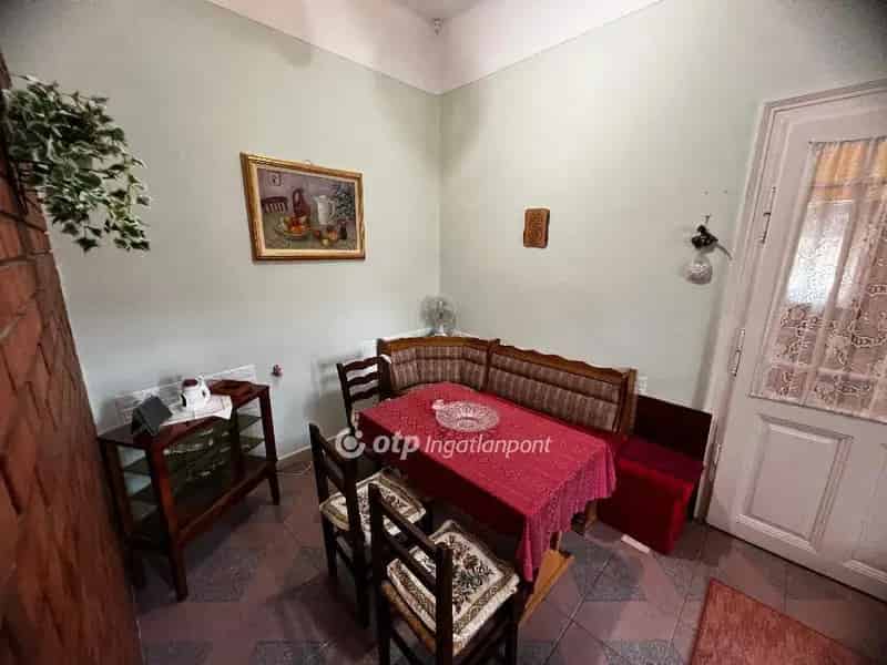 Tágas családi ház eladó Kál központjában
