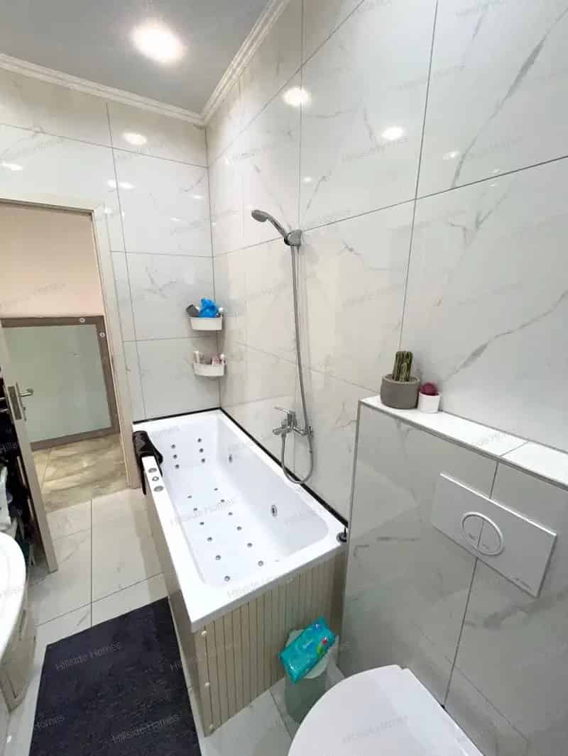 215m2 8 szobás családi ház többgenerációs otthonnak vagy üzletnek