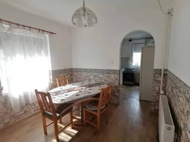 Eladó 3 Lakrészből Álló Családi Ház Iváncsán
