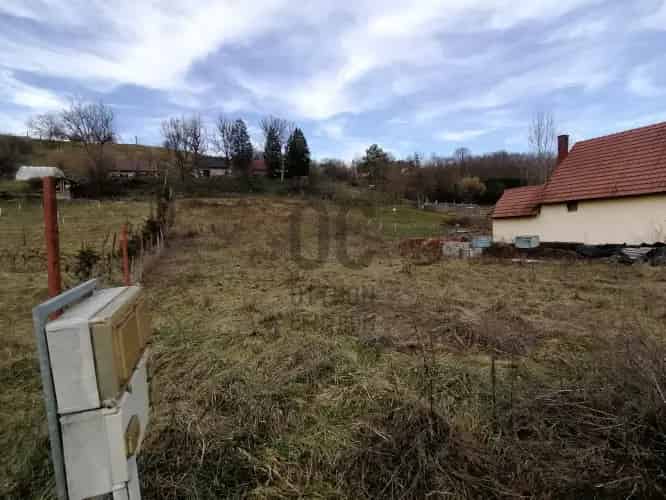 Abaligeti eladó telek 1121 nm - víz és csatorna