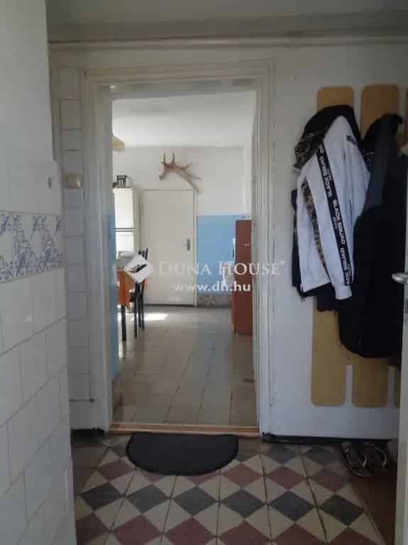 Székesfehérvár-Kisfalud 64 nm-es ház 1081 nm-es telekkel