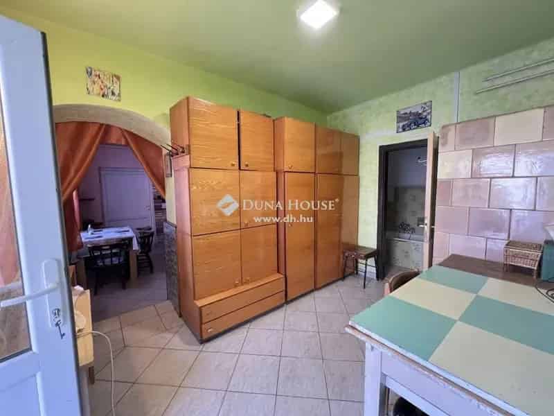 Felujitando kőház Veszprémben 80m2 2 szoba