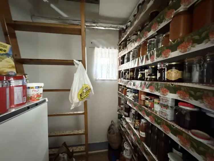 Várpalotai családi ház eladó 2208 m2-es telken