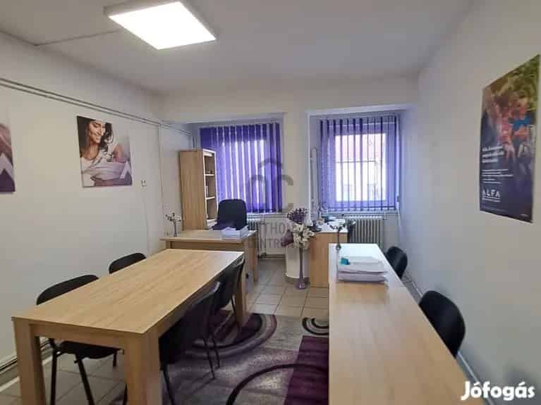 Eladó irodaház Debrecen belvárosában 433 nm
