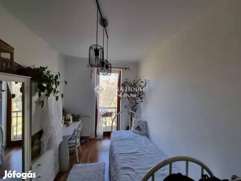 Veszprém 2 3 szobás 81 nm-es tégla lakás eladó