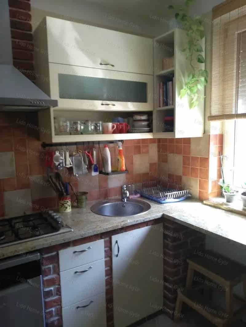 Győr-Bácsa családi ház eladó - 310 m2 - Napelem - Vízpart közel