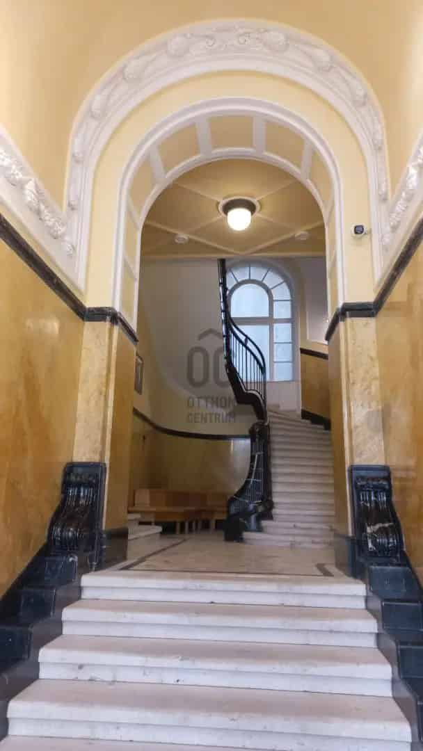 Belvárosi Iroda Bérlés Panorámával Felújítási Lehetőséggel