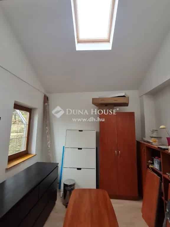 III Kerületi Ingatlan Elado: Pince Loft Iroda 736m2 Telek