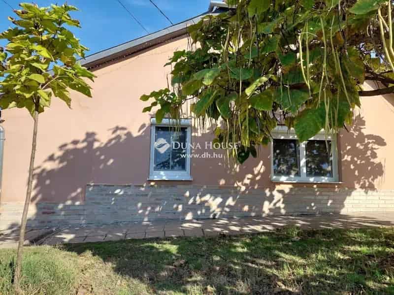 85m2 3 szobás felújított ház 189m2 telken garázzsal