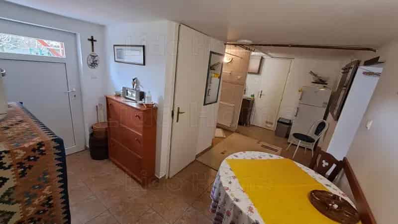 200 m2-es családi ház Olaszfaluban - felújított, 2 lakrésszel