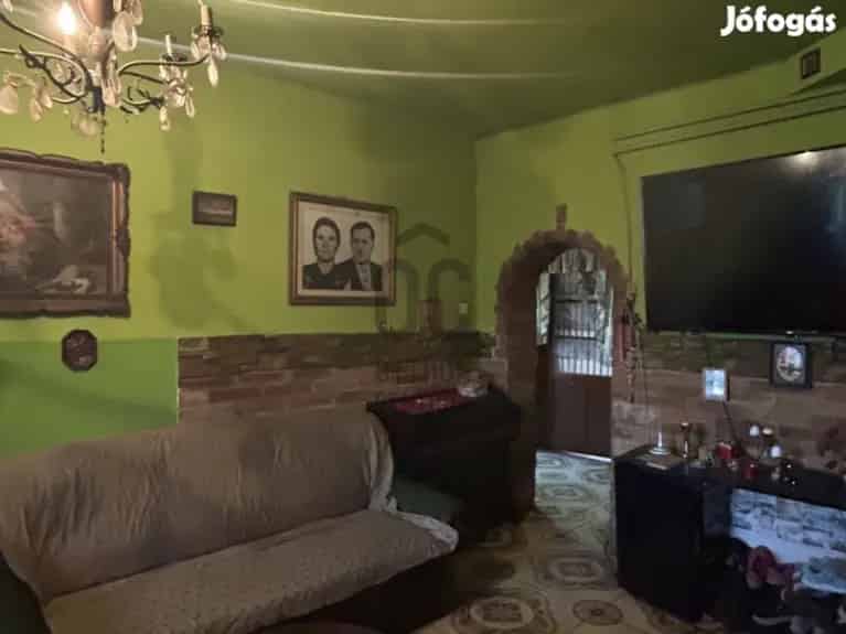 Hajdusamson 5 szoba ikerhaz elado felujitando