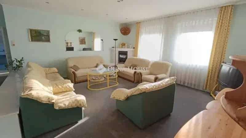 Mohácsi Belvárosi Társasház - 2 Lakás - 265m2