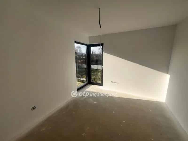 Újszegedi 207 m2-es családi ház eladó - 4 szoba, garázs, terasz
