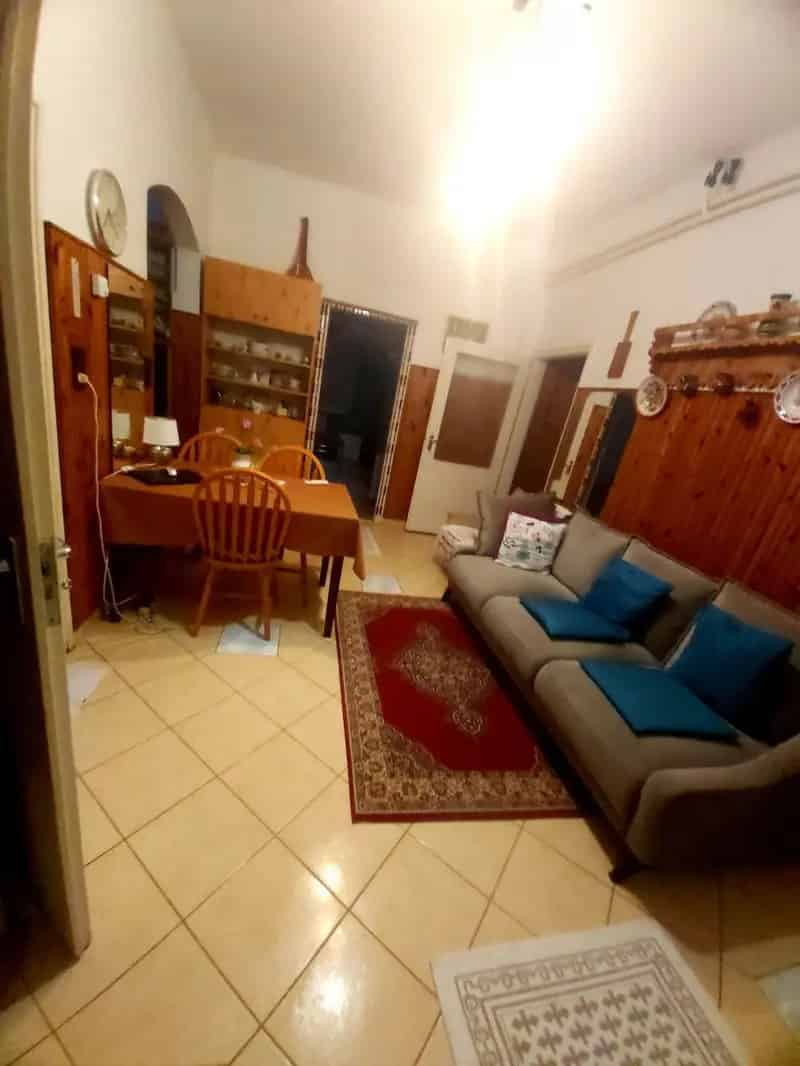 Polgári ház eladó - felújított, kerttel, garázzsal